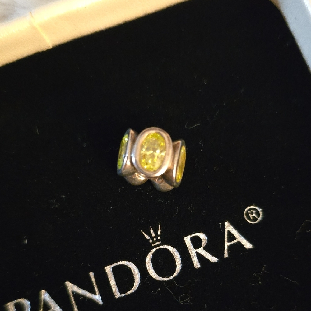 Pandora Silver With PERIDOT